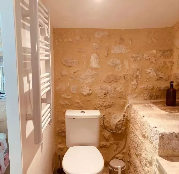 Aamiaismajoitus (B&B) Le Domaine Sainte Raffine, Piscine, Charme Et Insolite