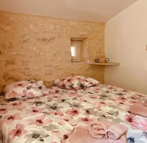 Aamiaismajoitus (B&B) Le Domaine Sainte Raffine, Piscine, Charme Et Insolite