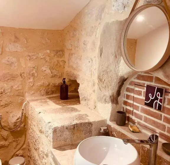 Aamiaismajoitus (B&B) Le Domaine Sainte Raffine, Piscine, Charme Et Insolite