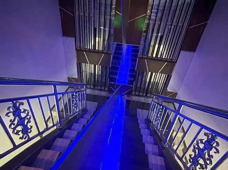 هتل Blue Empire