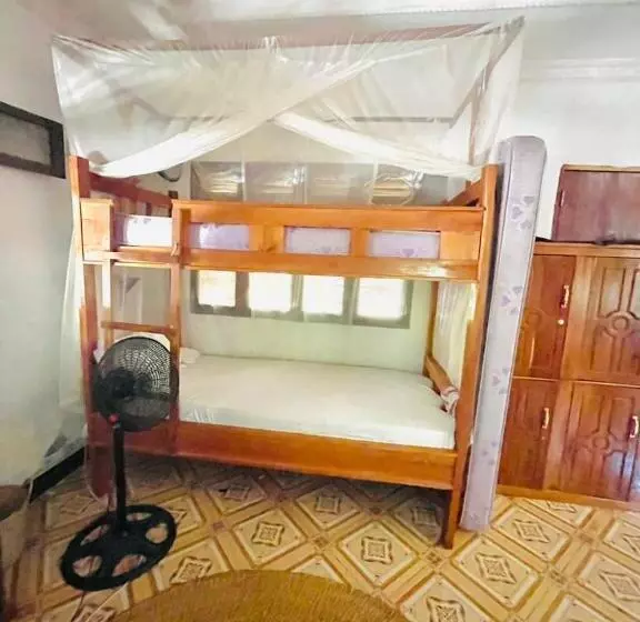 ホテル Bustani Lodge