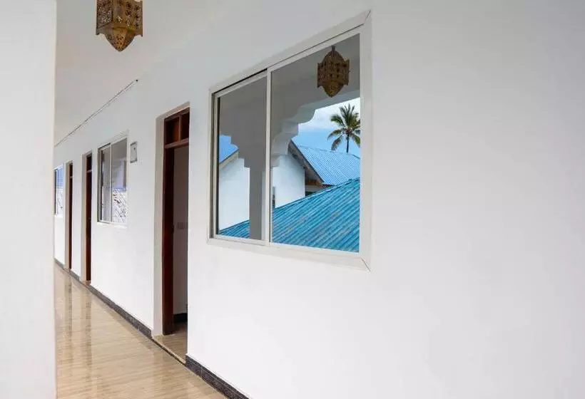 ホテル Bustani Lodge