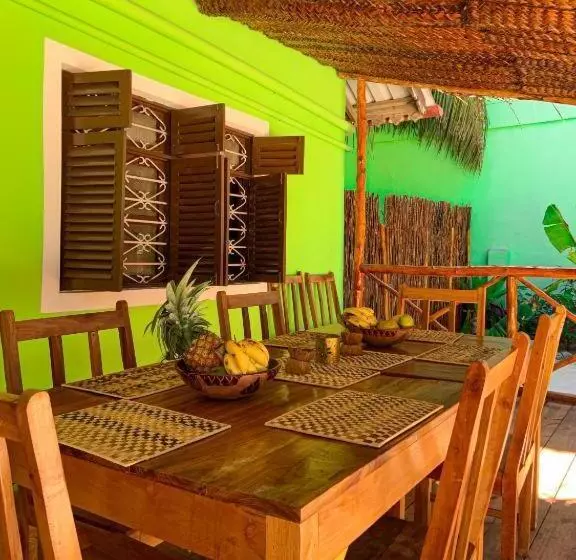 ホテル Bustani Lodge