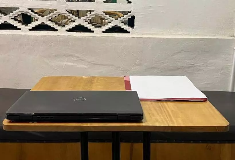 Hotelli Oyo 93074 Wisma Aliyah