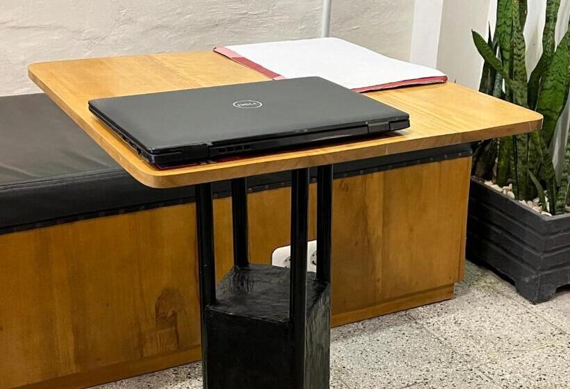 בית מלון כפרי Oyo 93074 Wisma Aliyah