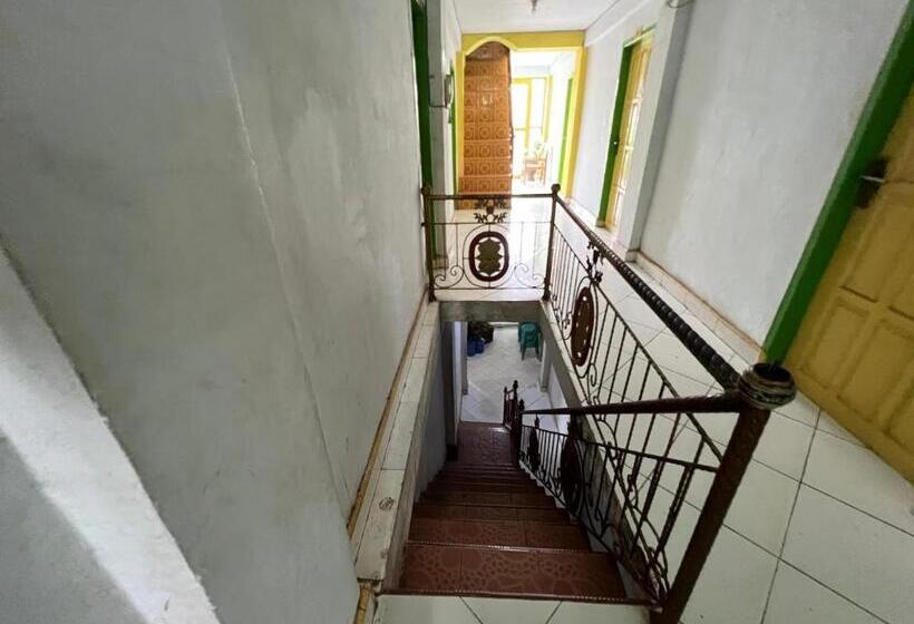 בית מלון כפרי Oyo 93074 Wisma Aliyah