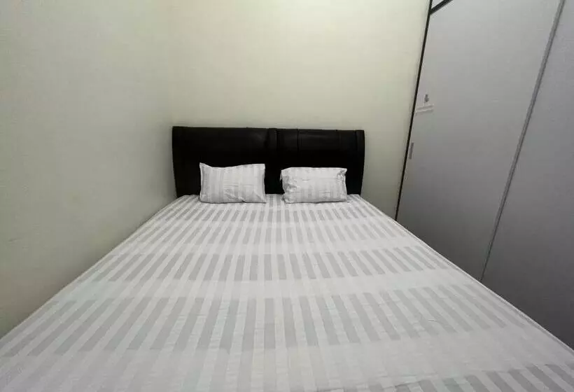 Hotelli Oyo 93074 Wisma Aliyah