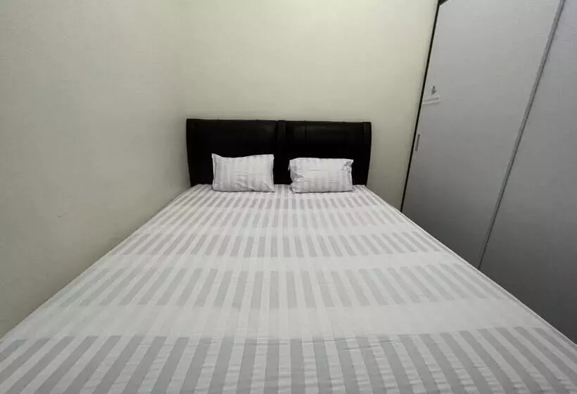 Hotelli Oyo 93074 Wisma Aliyah