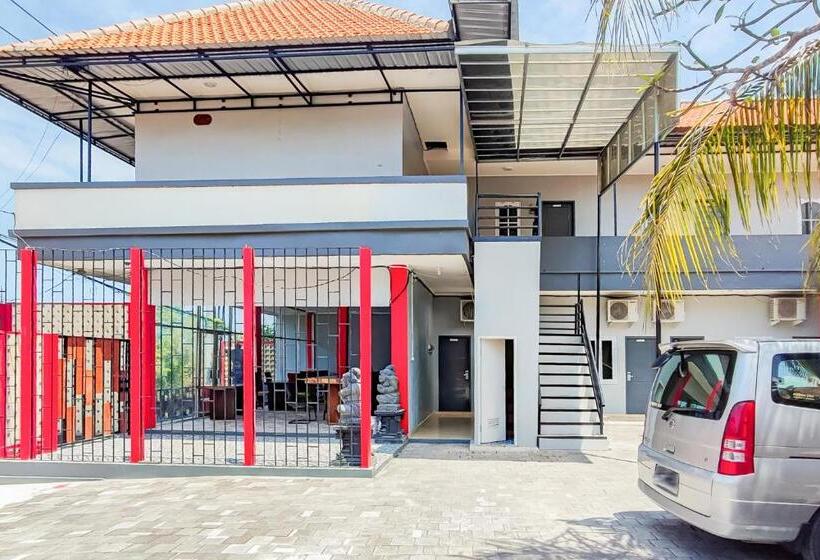 Отель Urbanview Ava Guest House Goa Gong