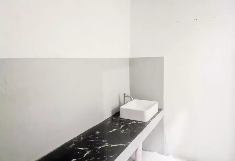 هتل Urbanview Ava Guest House Goa Gong