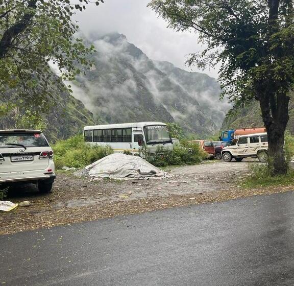 בית מלון כפרי Virdh Badri