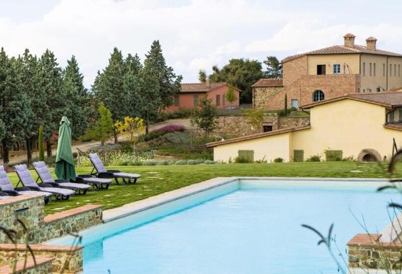 Luxury Resort With Swimming Pool In The Tuscan Countryside, Villas On The Ground Floor With Private