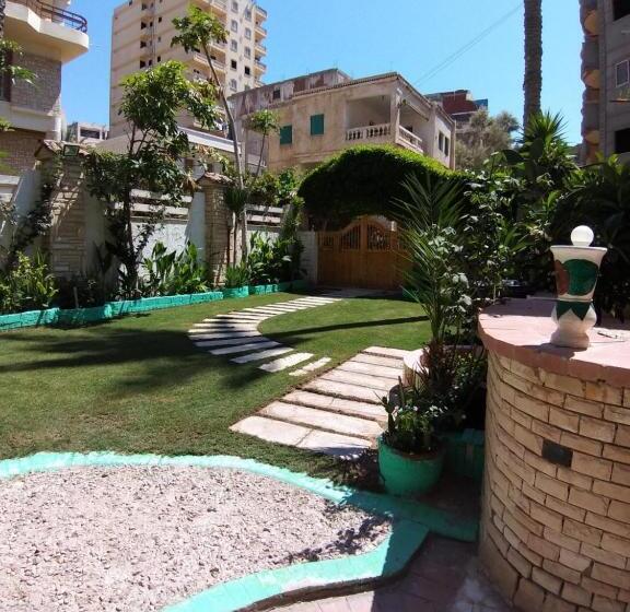 پانسیون Agami Guest House