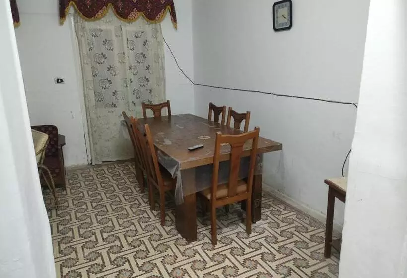 پانسیون Agami Guest House