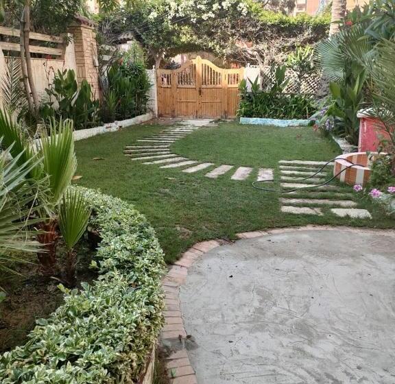 پانسیون Agami Guest House