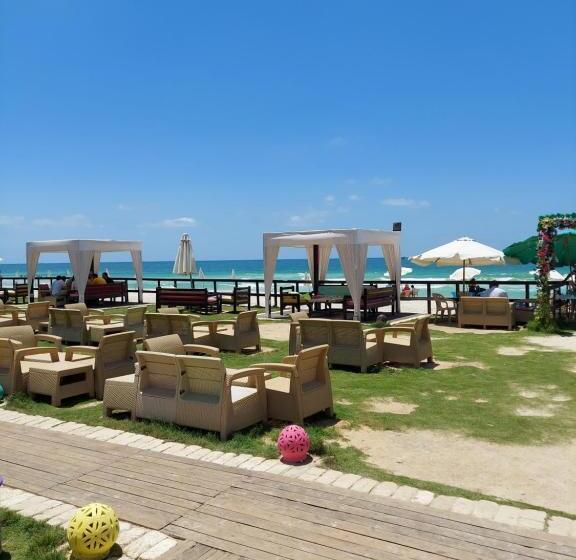 پانسیون Agami Guest House