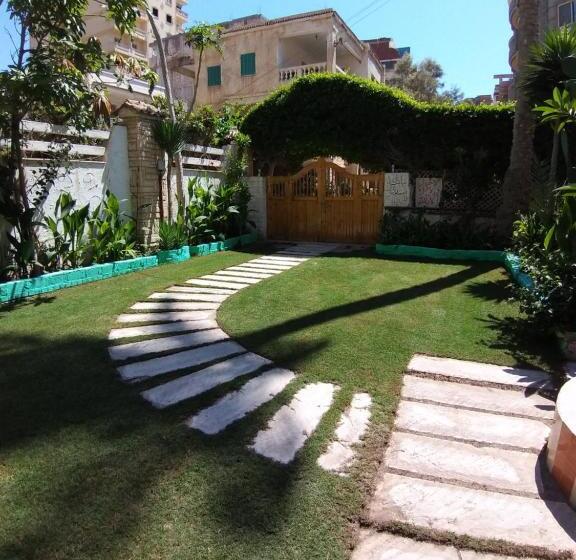 پانسیون Agami Guest House