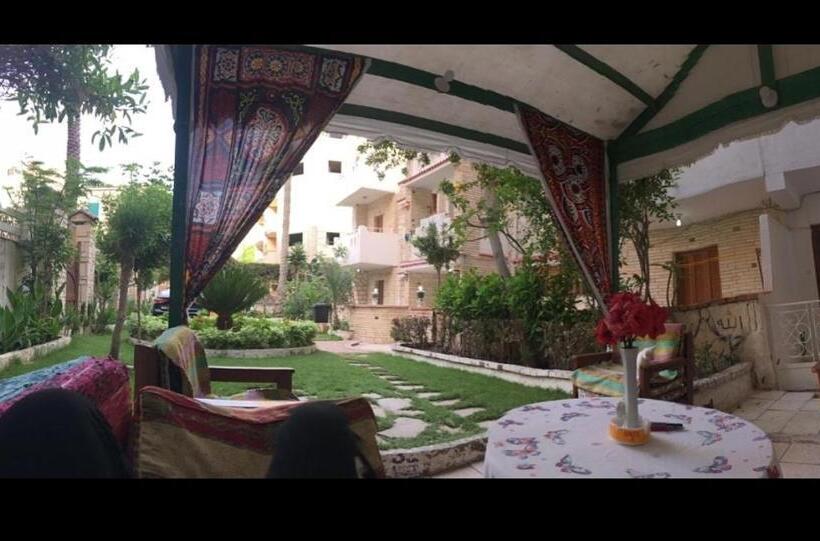 پانسیون Agami Guest House