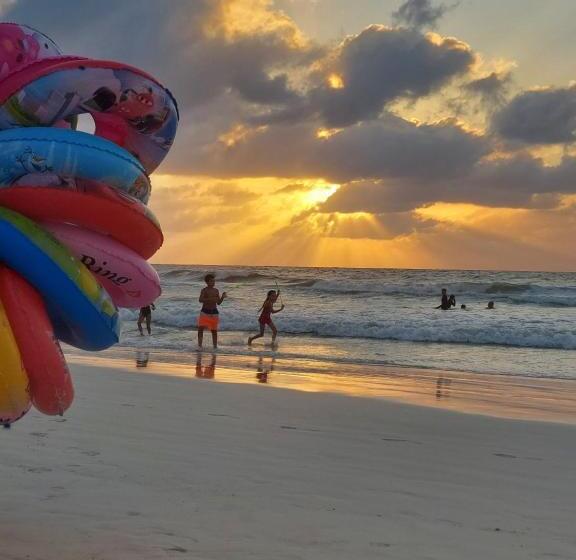 پانسیون Agami Guest House