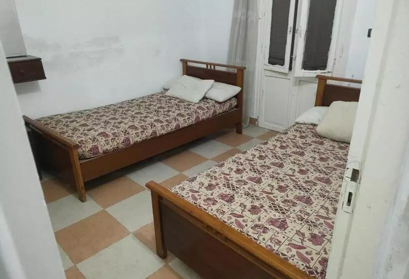 پانسیون Agami Guest House