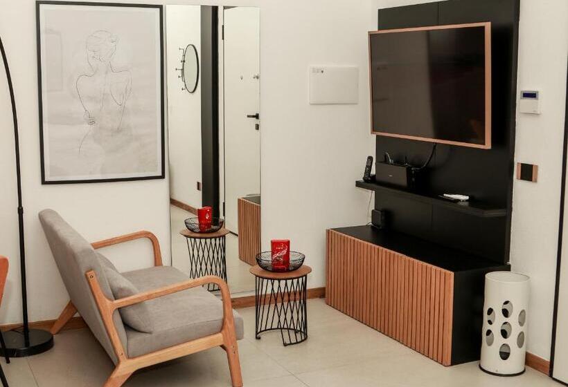 פנסיון Dislocati Bnb Jacuzzi Privata Cucina Tv60 Minimal Luxury