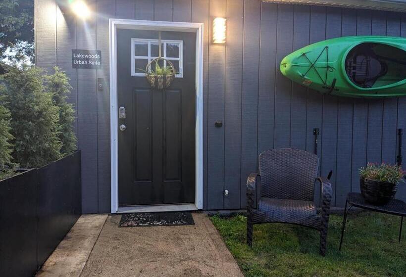 פנסיון Lakewoods Urban Suite