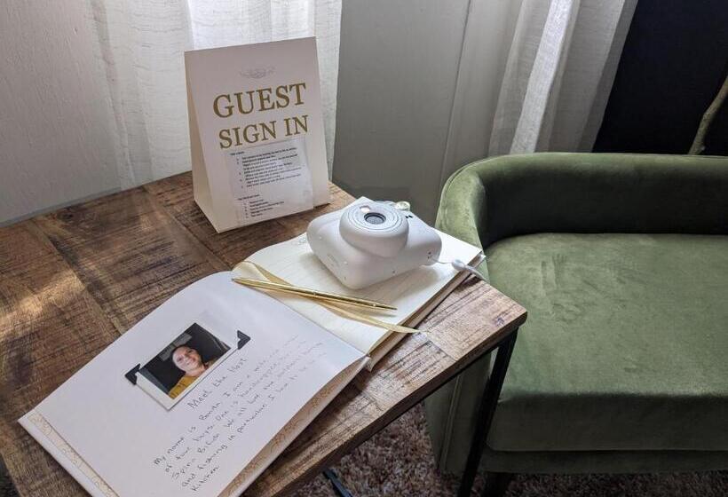 פנסיון Lakewoods Urban Suite