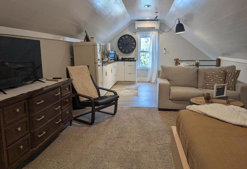 פנסיון Lakewoods Urban Suite