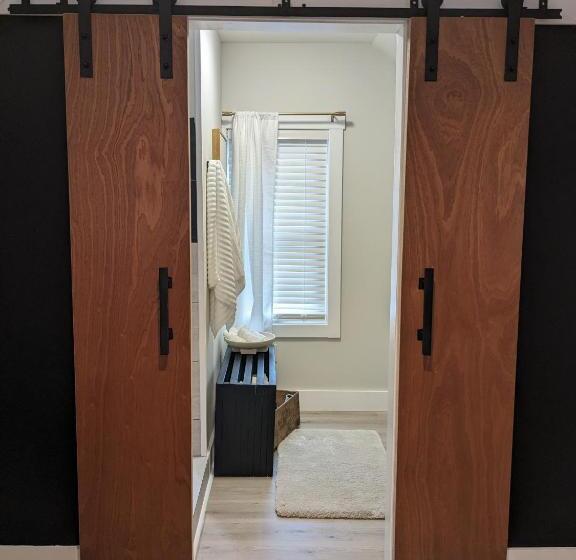 פנסיון Lakewoods Urban Suite