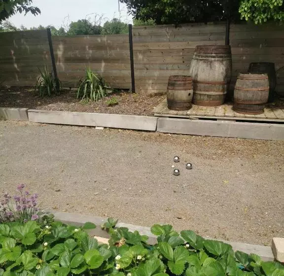 Majatalo Logement Cosy Avec Piscine Et Jacuzzi Privatifs 4 étoiles