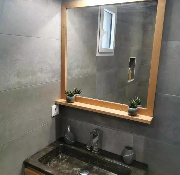 Majatalo Logement Cosy Avec Piscine Et Jacuzzi Privatifs 4 étoiles