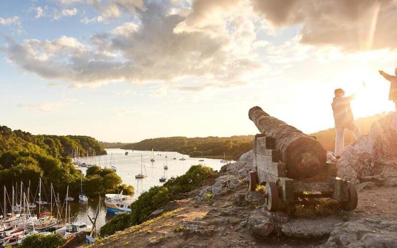 ペンション Logement Cosy Avec Piscine Et Jacuzzi Privatifs 4 étoiles