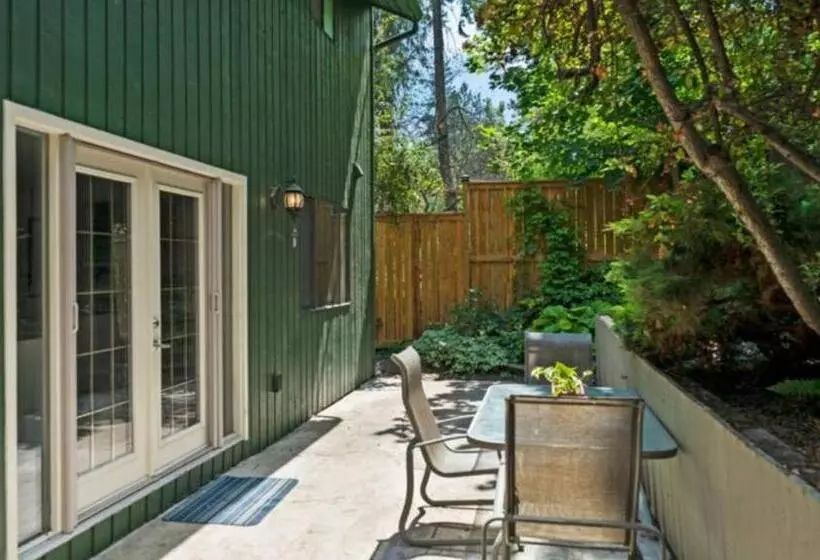 Majatalo Mid Century Modern Dream Retreat