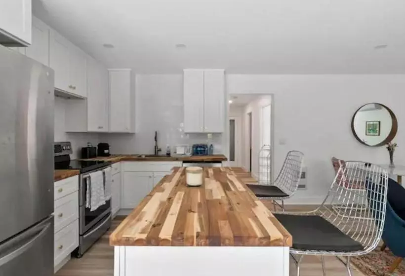 Majatalo Mid Century Modern Dream Retreat
