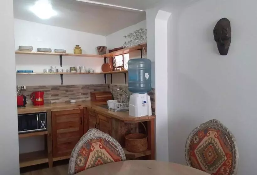 پانسیون Room In Lodge   Valparaluz House, 2 People, Private Bathroom No1641