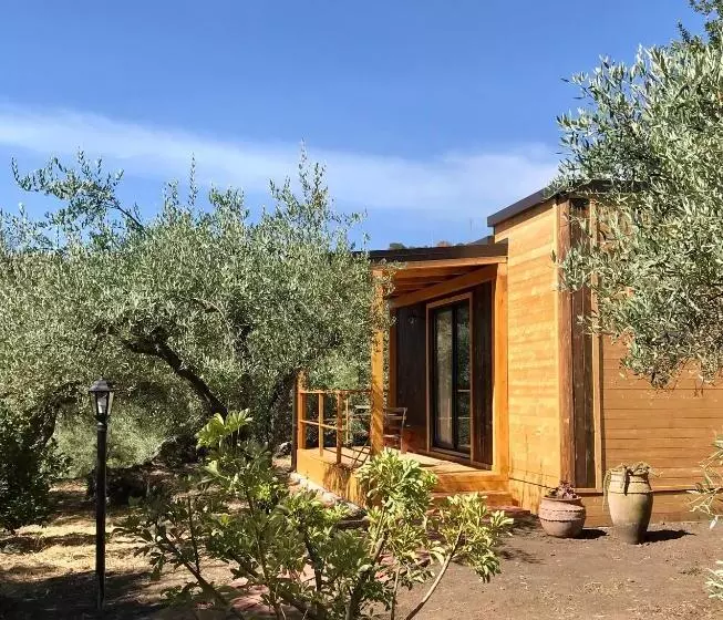 تختخواب و صبحانه Aprisa Garden