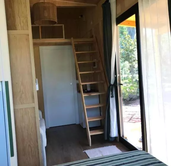 تختخواب و صبحانه Aprisa Garden