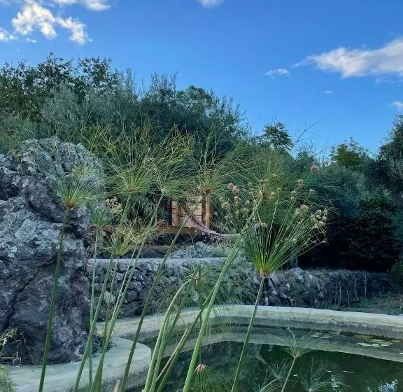 تختخواب و صبحانه Aprisa Garden