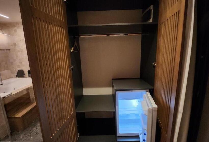 مبيت وإفطار Otel Barry