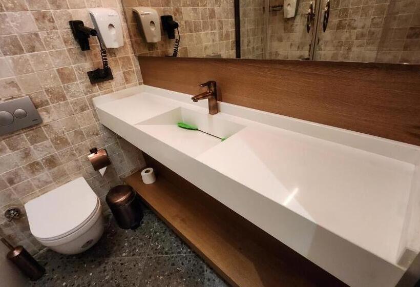 مبيت وإفطار Otel Barry