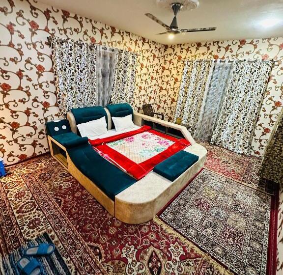 בית מלון כפרי Merlin Palace