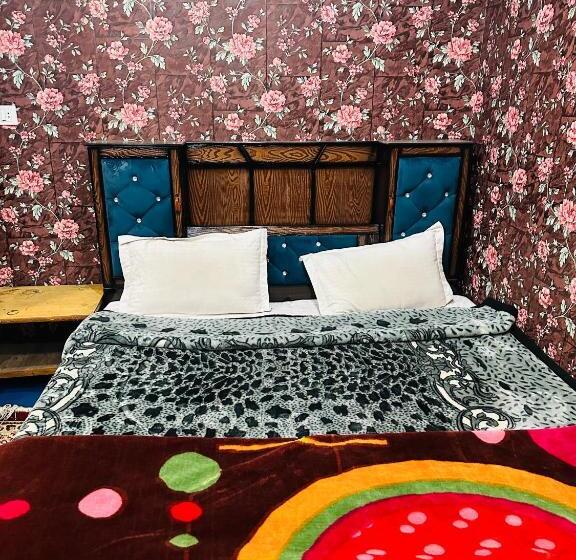 בית מלון כפרי Merlin Palace