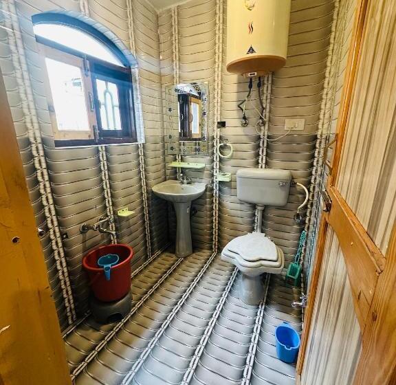 בית מלון כפרי Merlin Palace