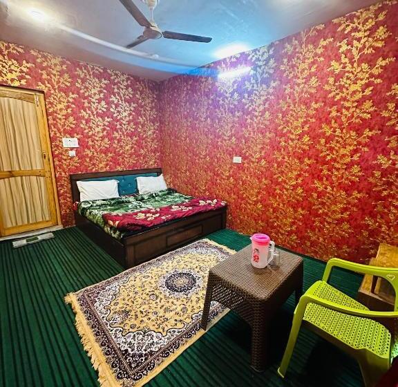 בית מלון כפרי Merlin Palace