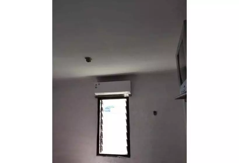 Hotelli Oyo Life 92779 Kost Arjuna