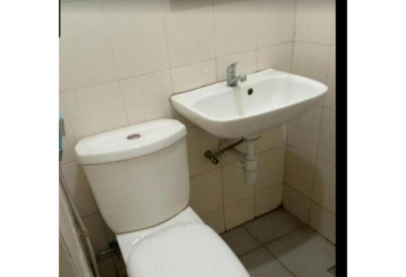 בית מלון כפרי Oyo Life 92779 Kost Arjuna