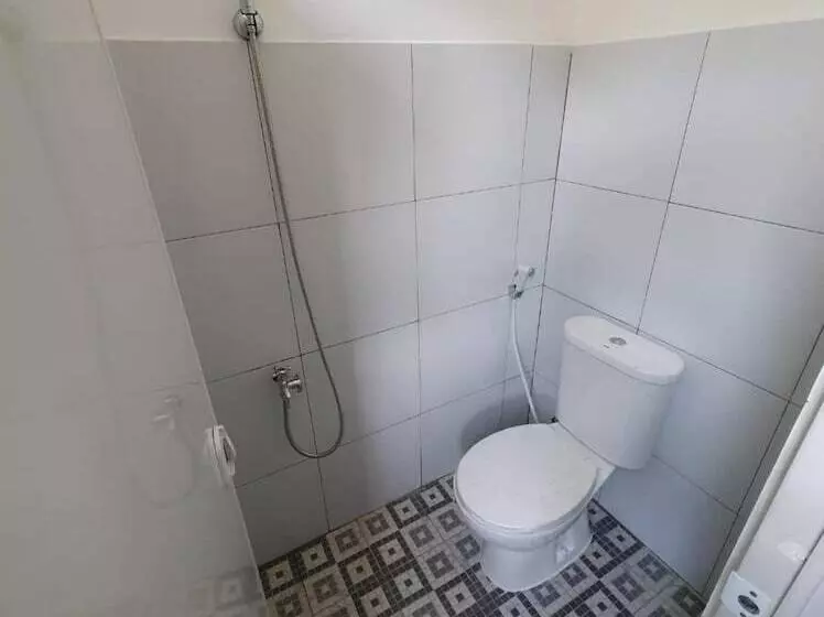 Hotelli Oyo Life 92780 Kost Bara