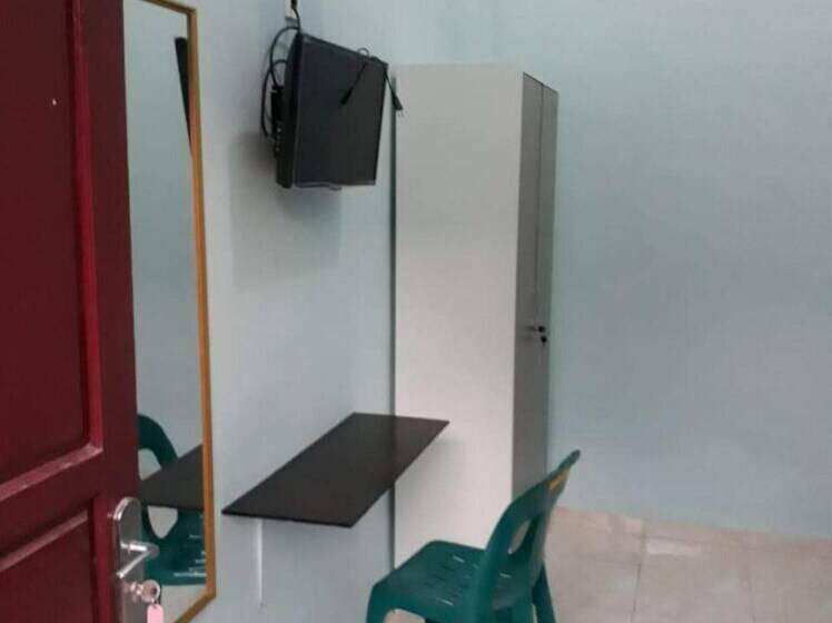 בית מלון כפרי Oyo Life 92780 Kost Bara