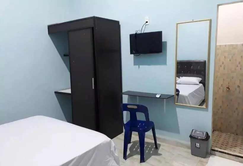 Hotelli Oyo Life 92780 Kost Bara