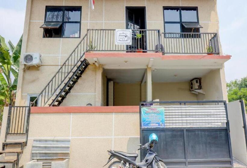 호텔 Oyo Life 92922 Kost Bu Mala 1 Syariah